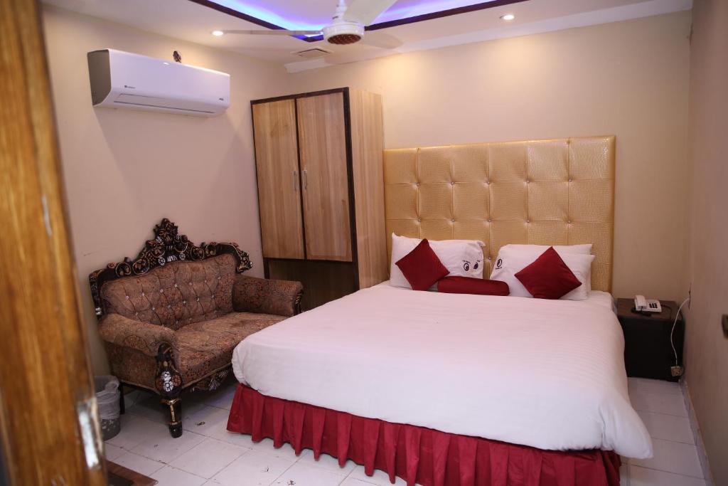 Hotel Premier Inn Gulberg