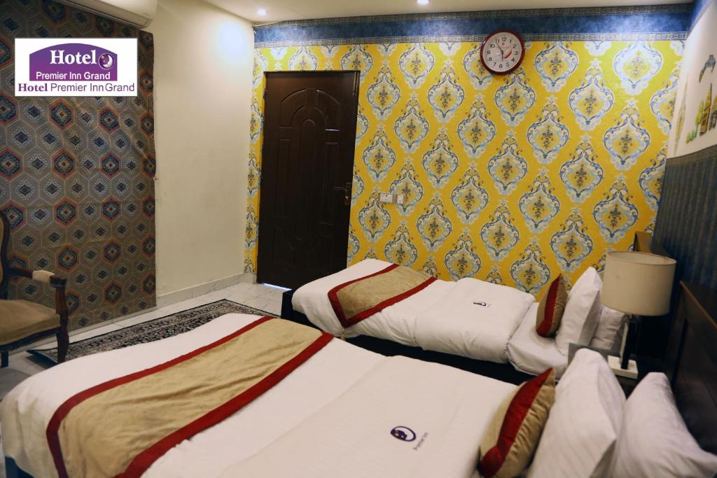 Hotel Premier Inn Johar Town