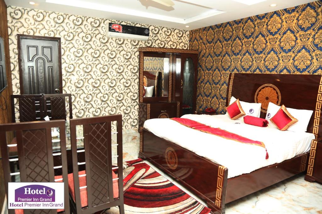 Hotel Premier Inn Johar Town