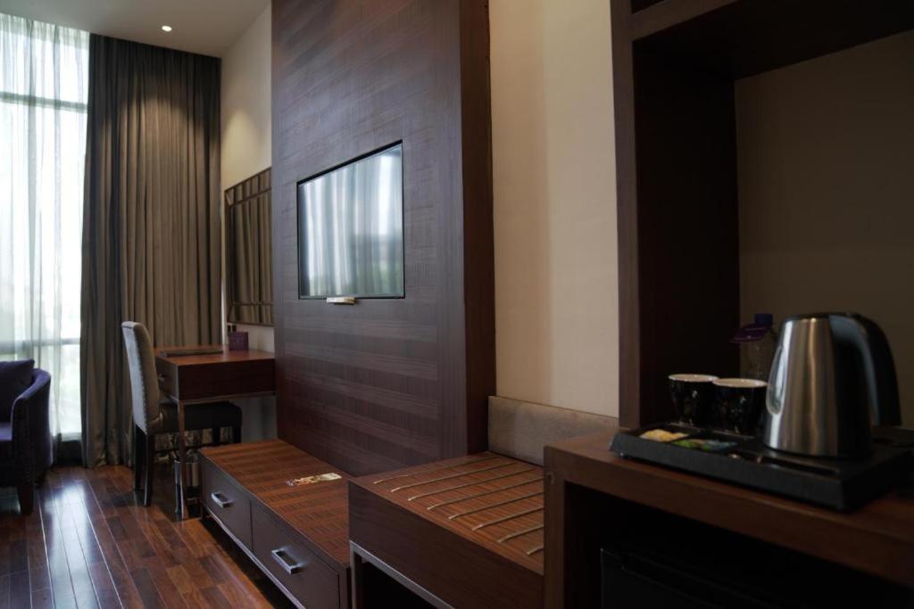 Indigo Heights Hotel & Suites