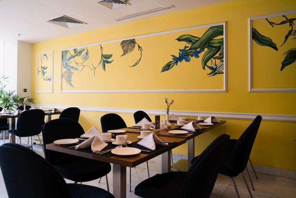 Indigo Heights Hotel & Suites