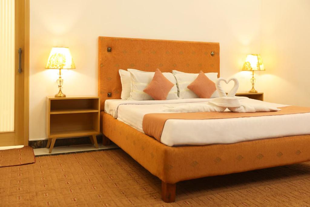 Lawrence View Hotel