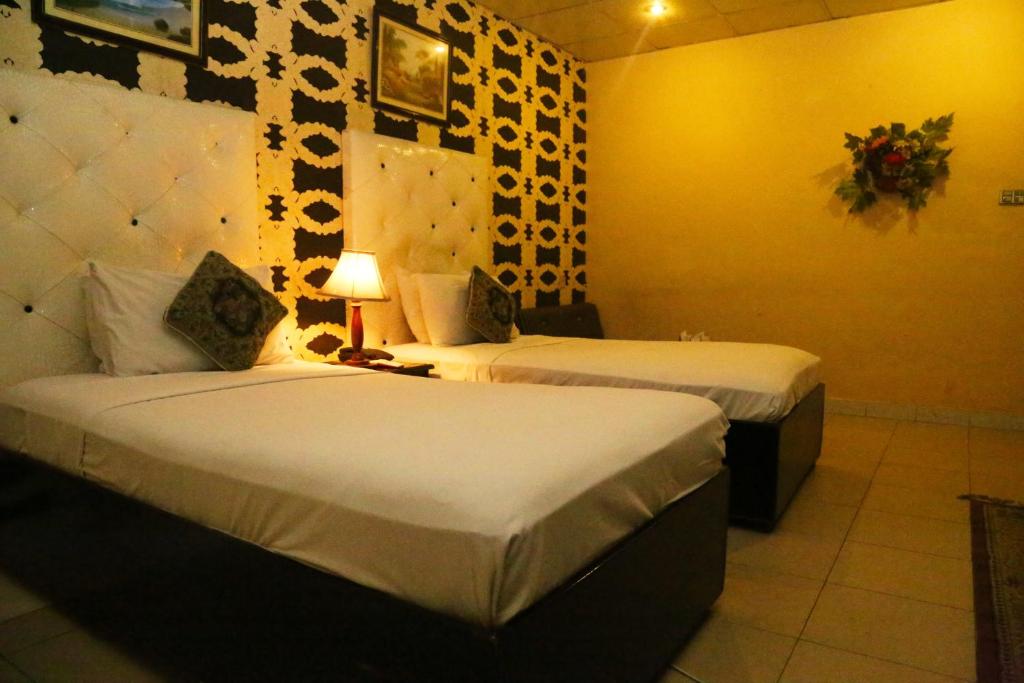 Mall View Hotel Gulberg