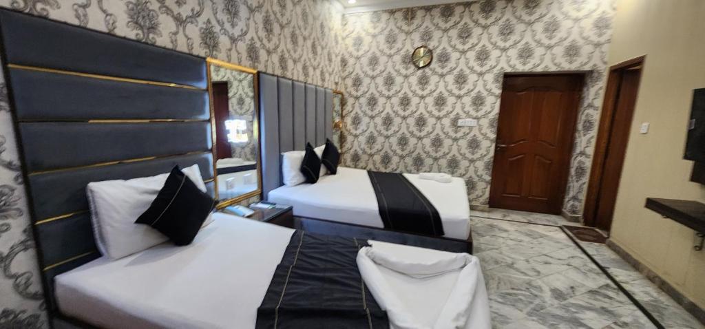 Red fort Hotel
