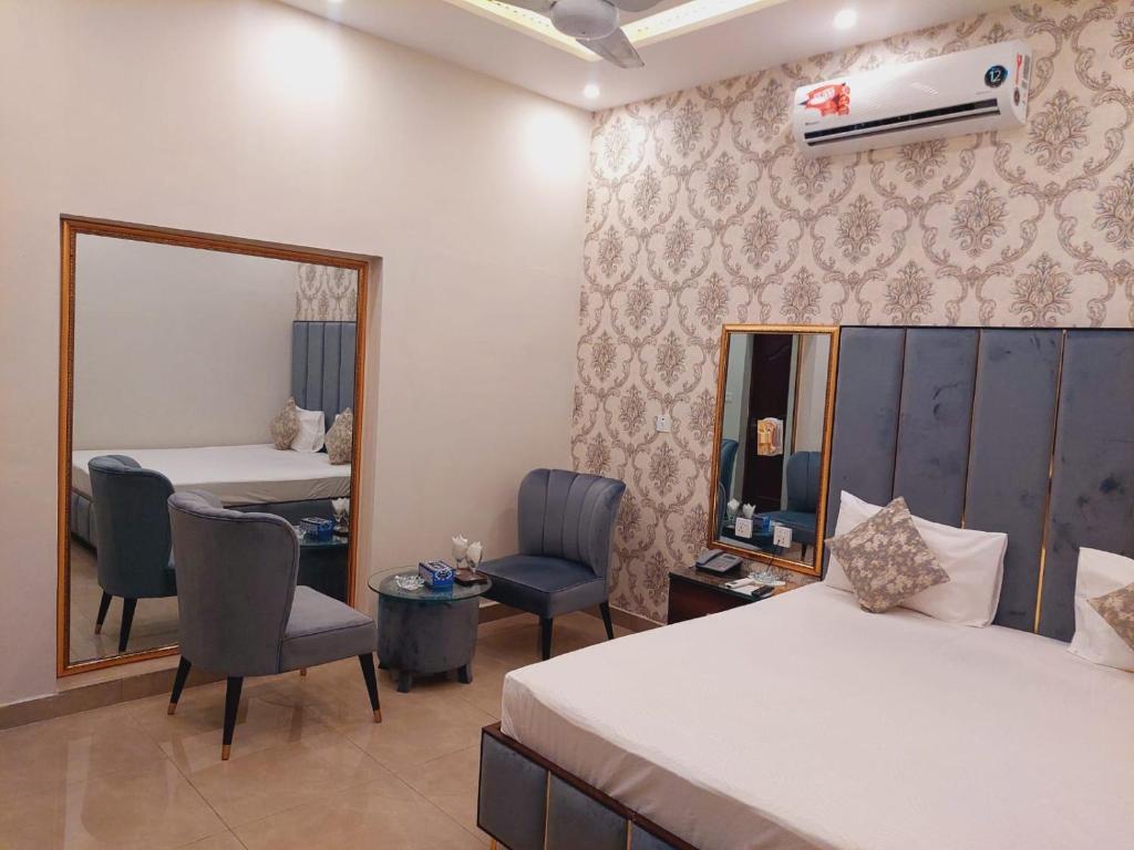 Red fort Hotel