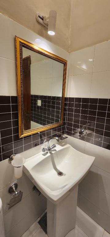 Red fort Hotel