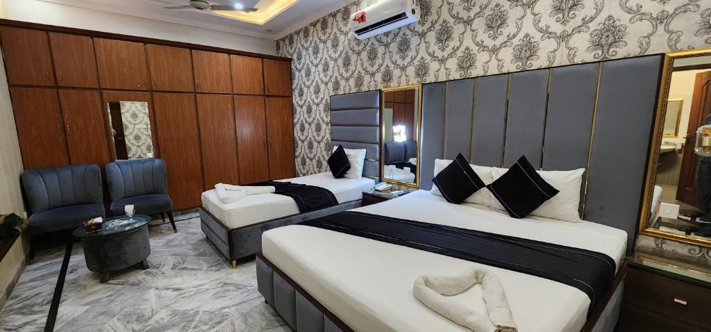 Red fort Hotel