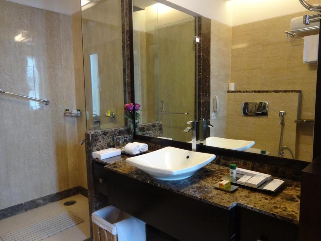 Rose Palace Hotel, Garden Town