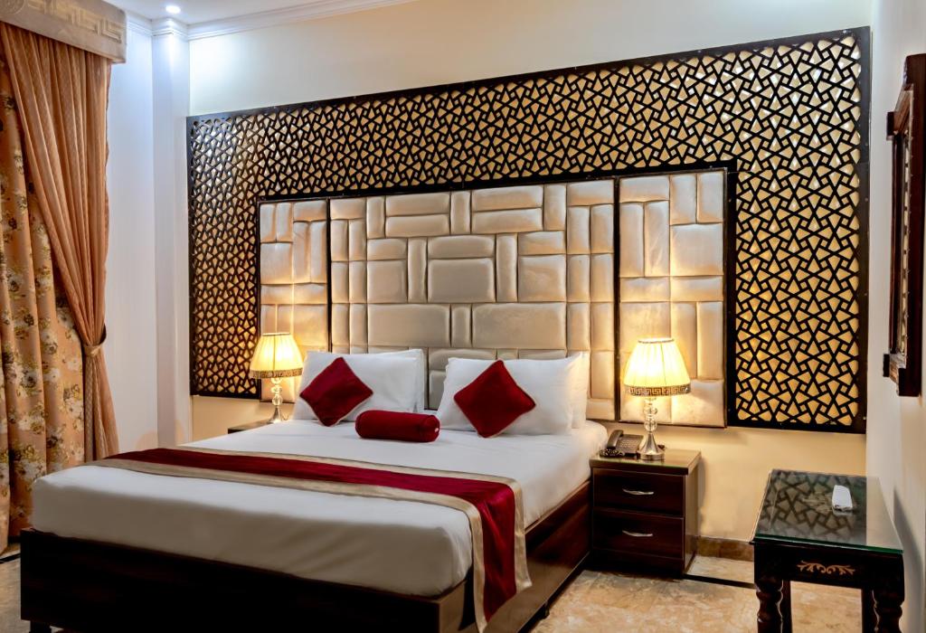 Rose Palace Hotel, Gulberg