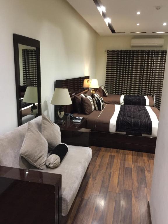 Royaute Luxury Suites and Hotel Gulberg Lahore