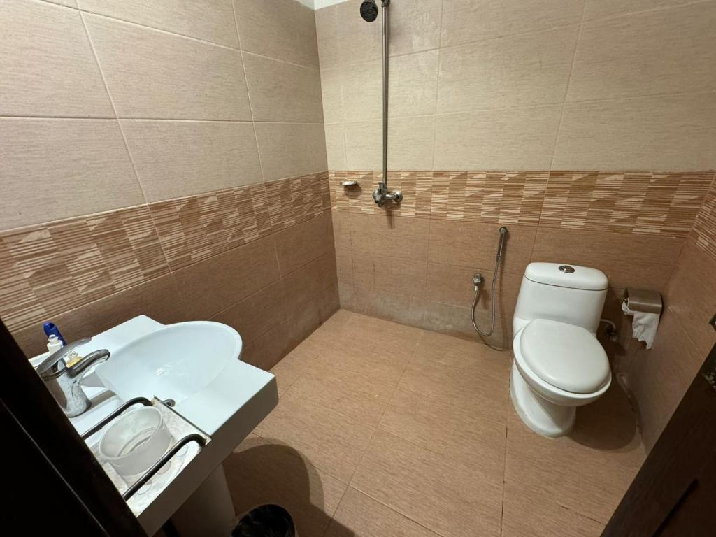 Shelton Boulevard Hotel Lahore