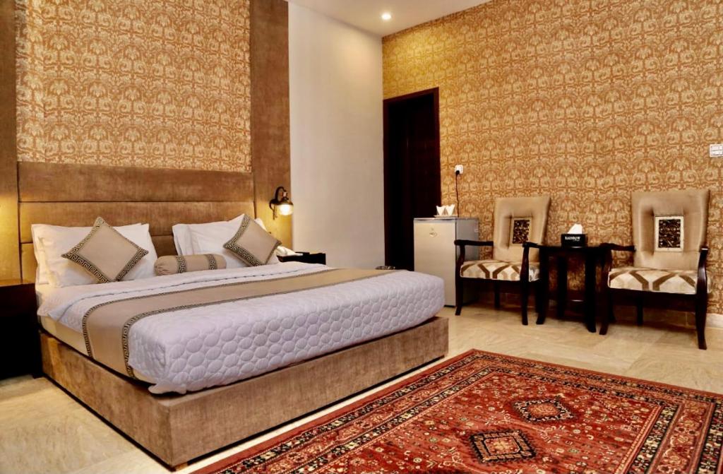 Shelton Hotel Johar Town