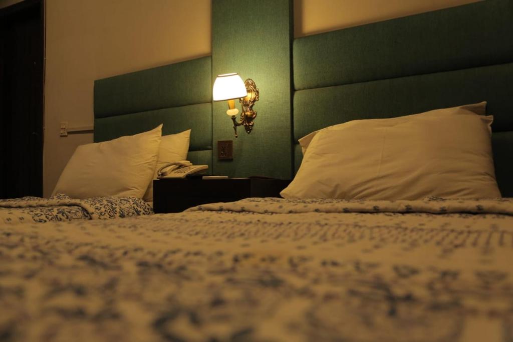 Shelton Hotel Johar Town