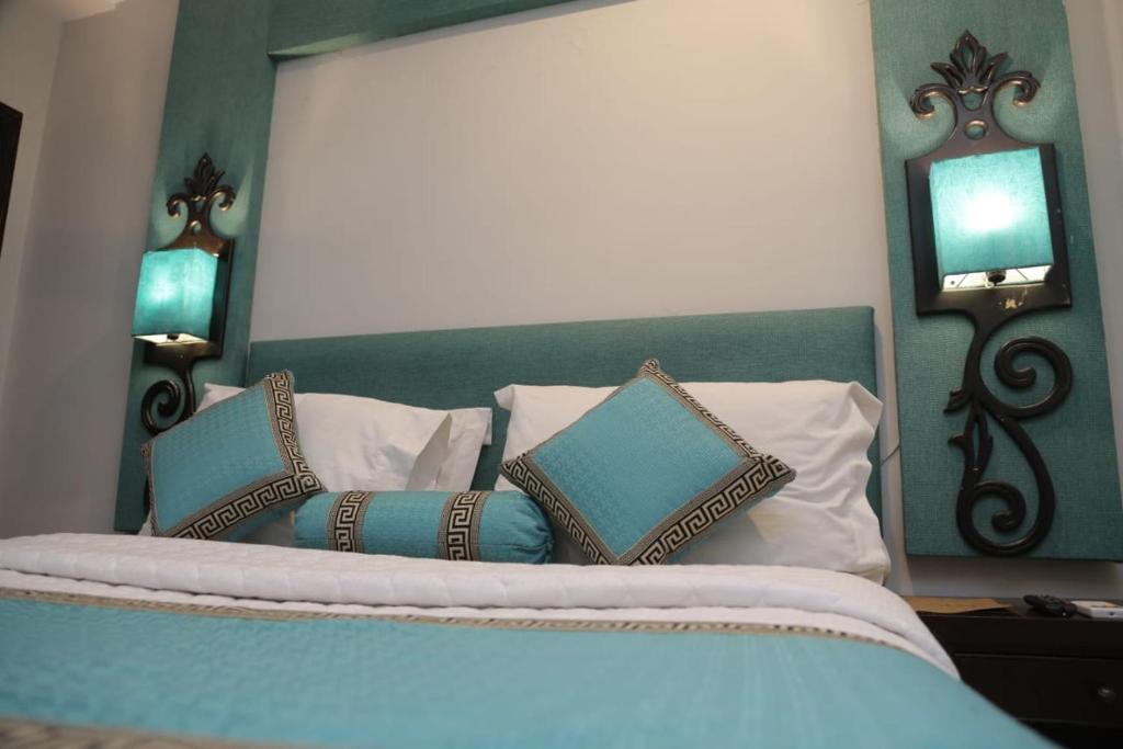 Shelton Hotel Johar Town