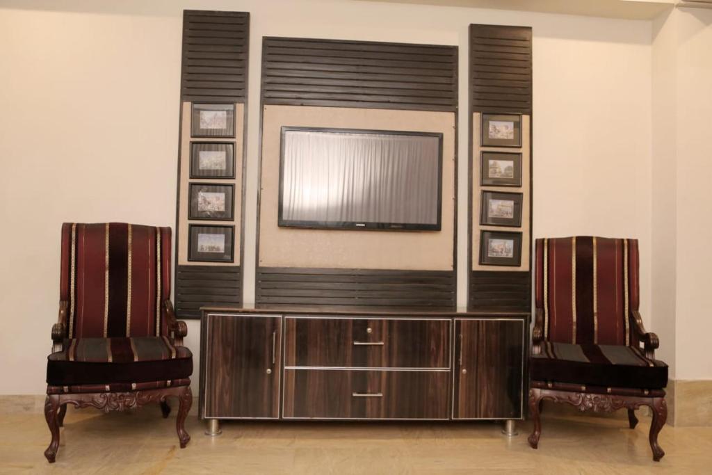 Shelton Hotel Johar Town