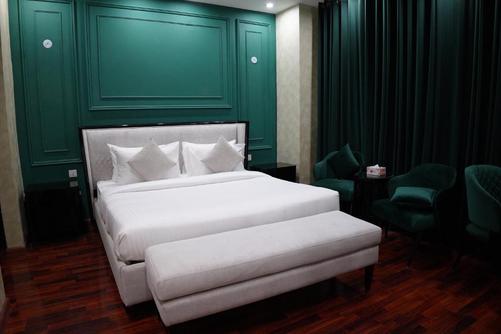 The Oasis Hotel Lahore