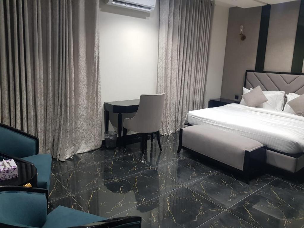 The Oasis Hotel Lahore