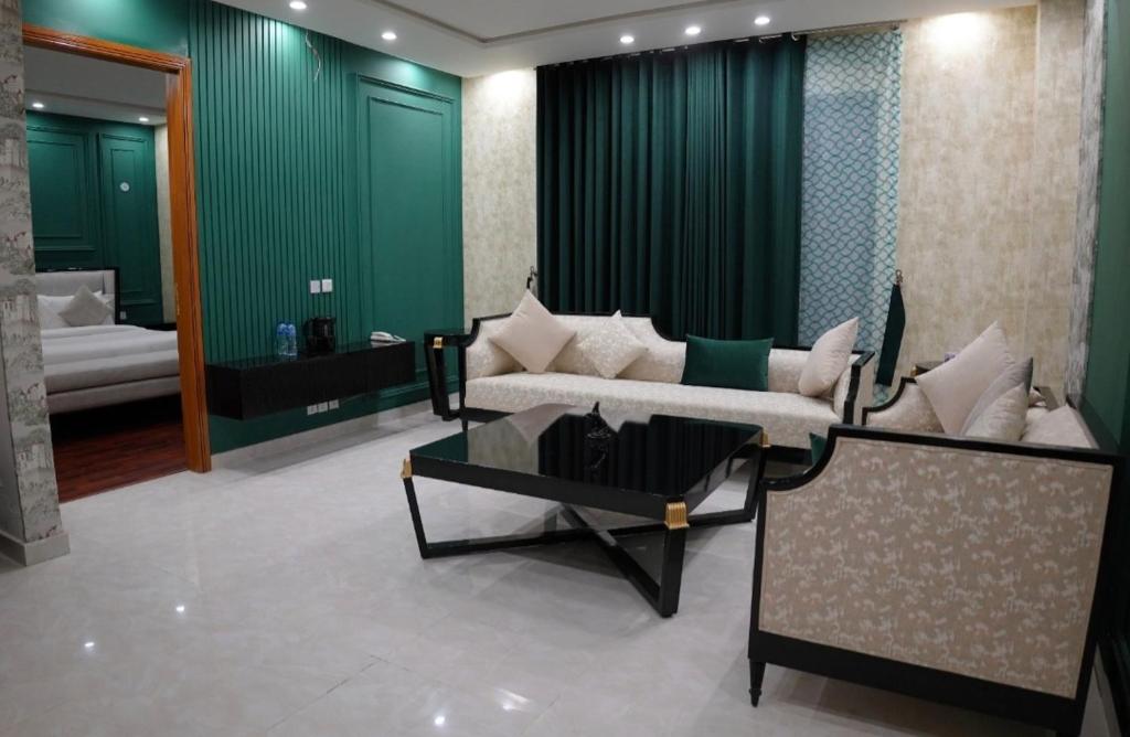 The Oasis Hotel Lahore