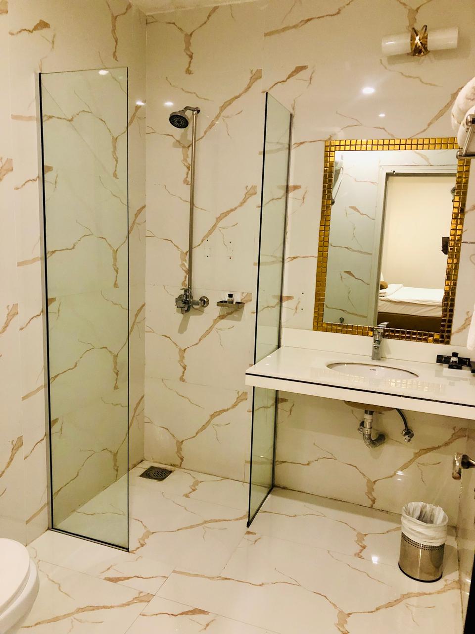 The Rich Hotel