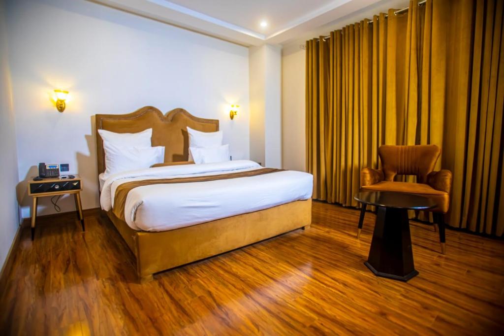 The Rich Hotel