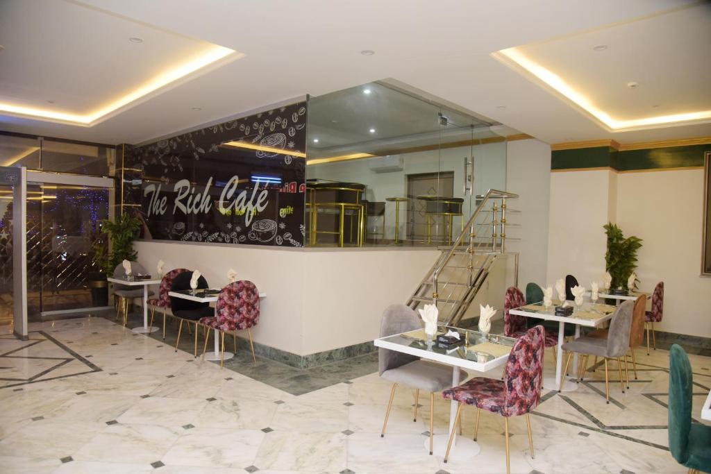 The Rich Hotel