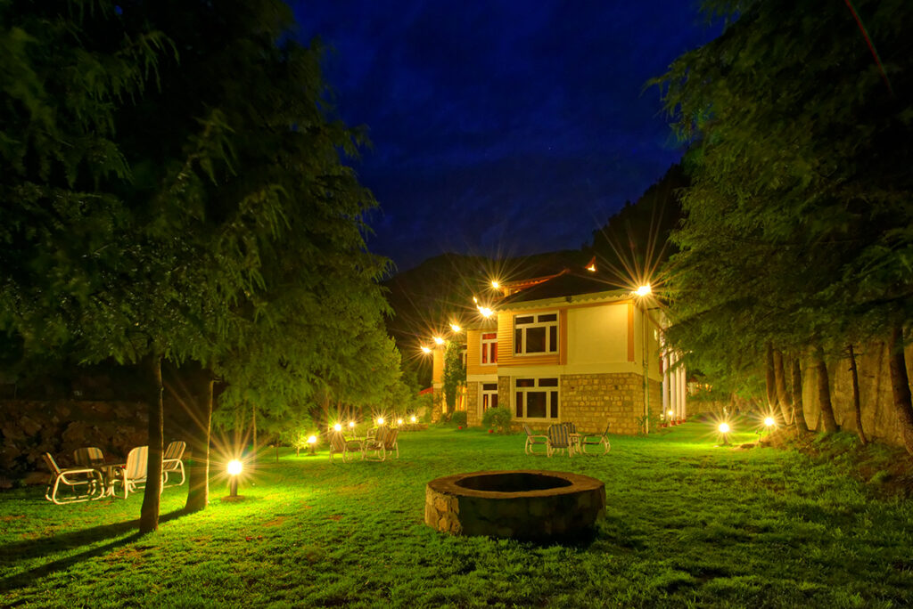 Pine Park Edge Resort Khanian