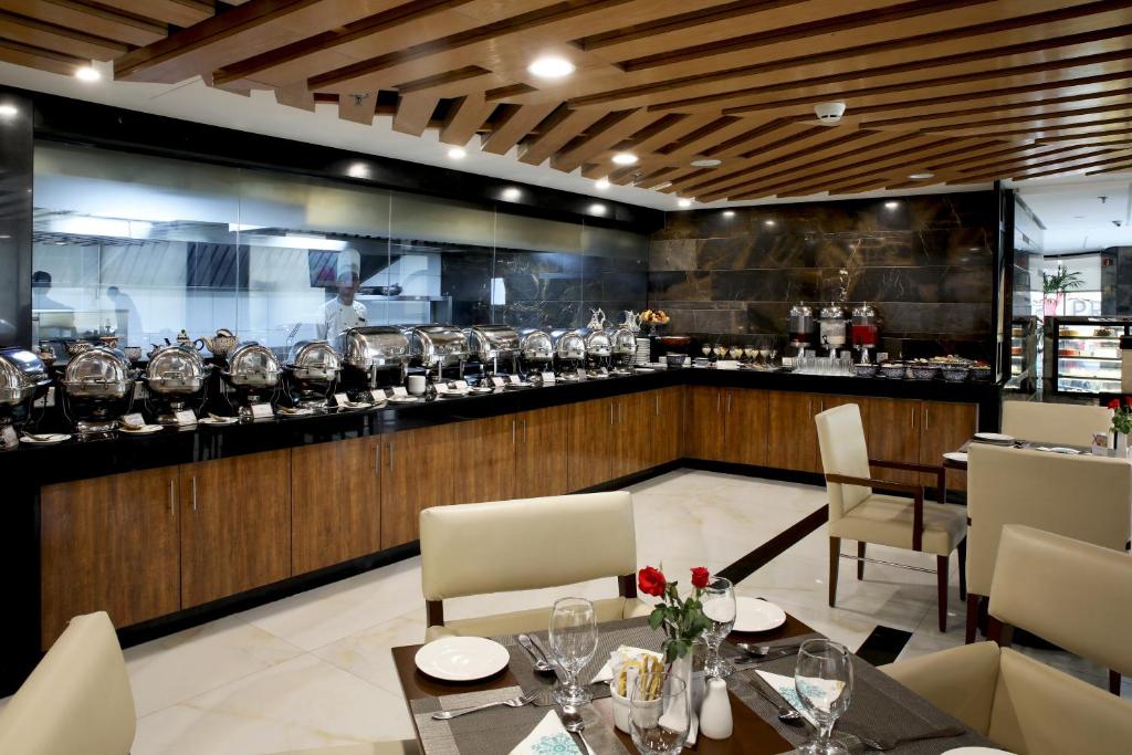 Avari Xpress Court Road