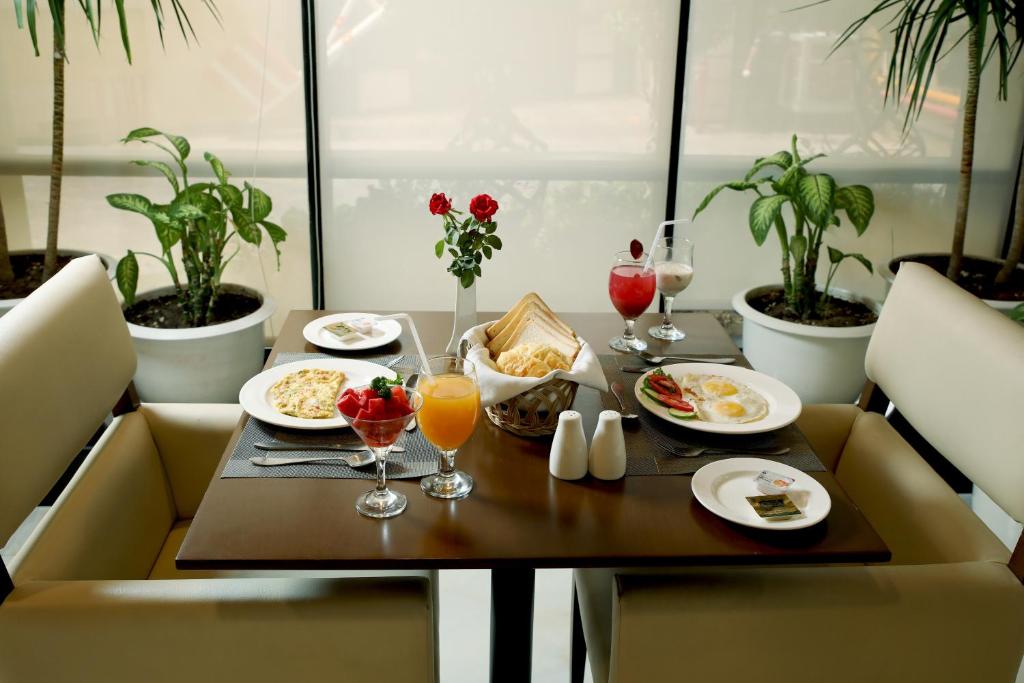 Avari Xpress Court Road