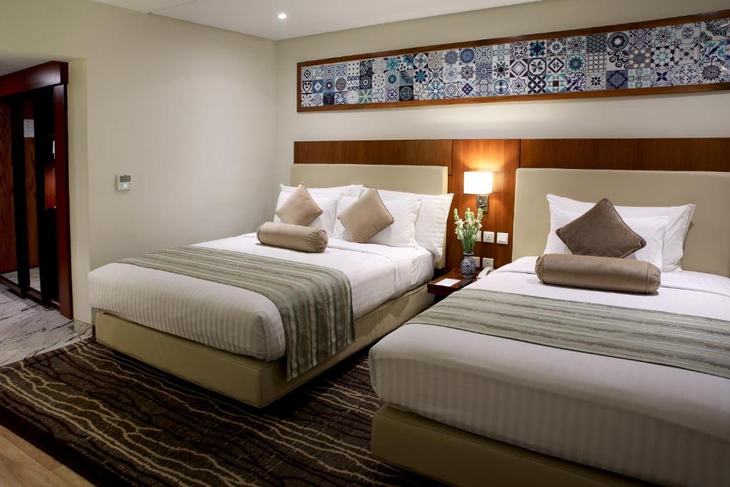 Avari Xpress Court Road