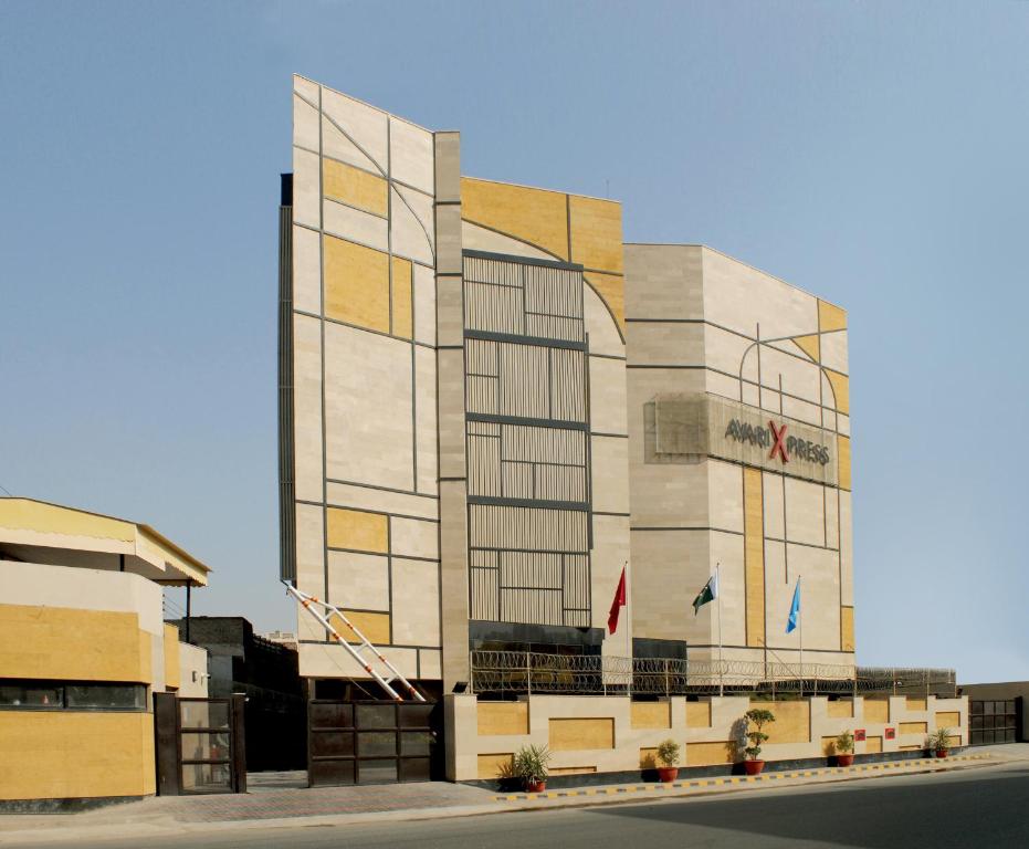 Avari Xpress Court Road