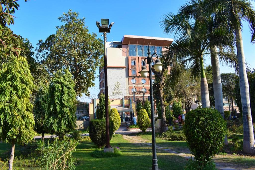 Falettis Grand Hotel Multan