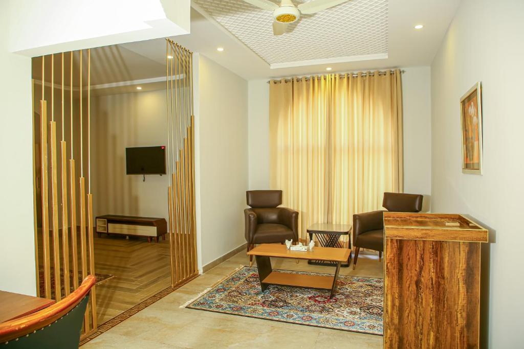 Grand Shalimar Hotel