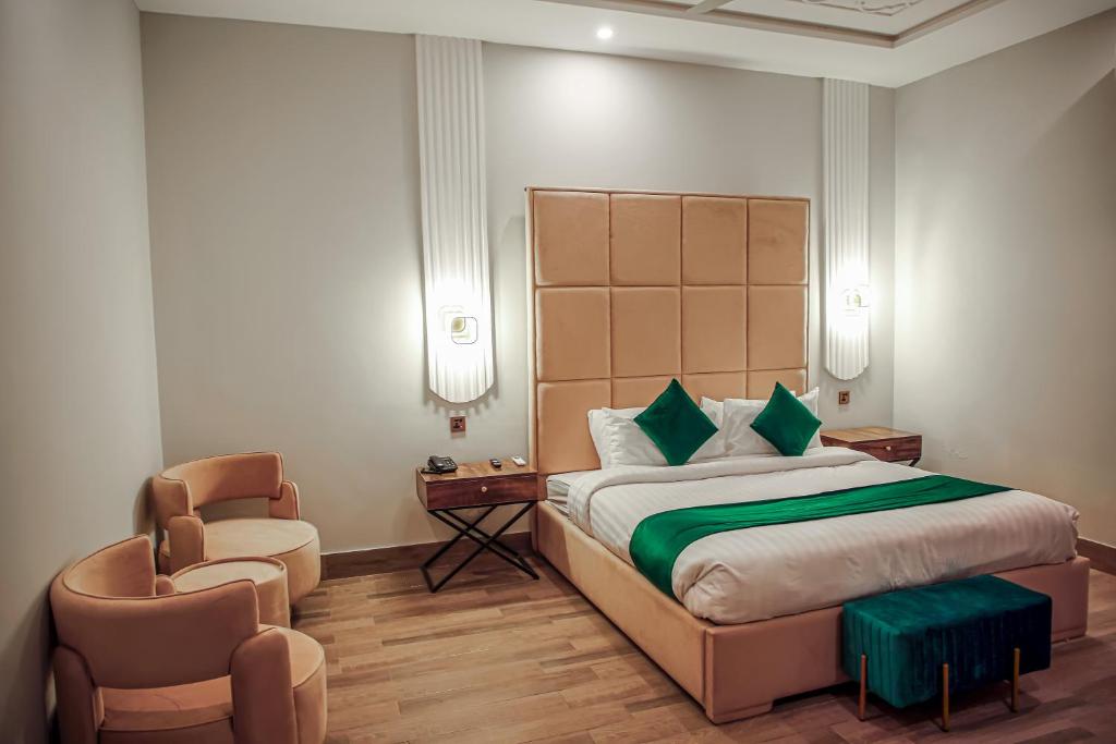Grand Shalimar Hotel