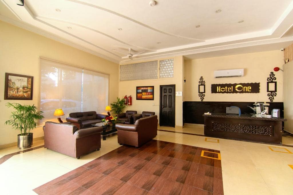 Hotel One Lalazar Colony