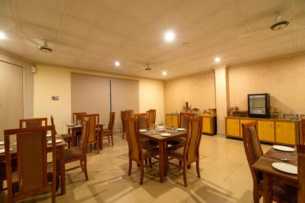 Hotel One Lalazar Colony