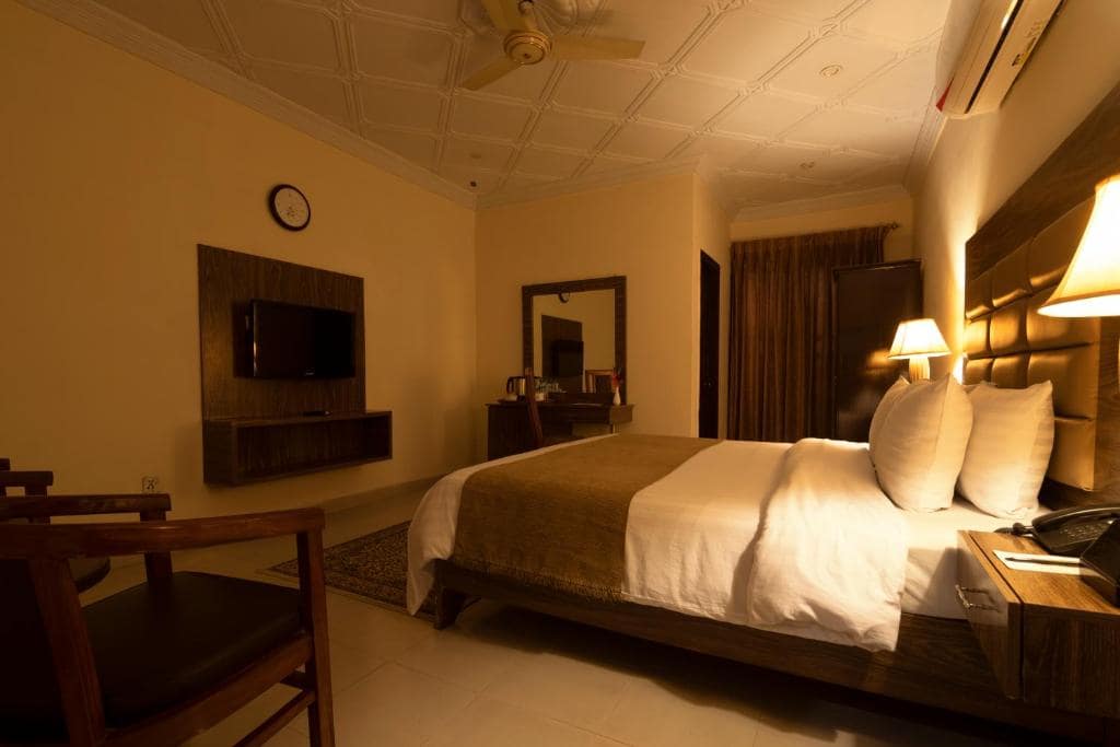 Hotel One Lalazar Colony