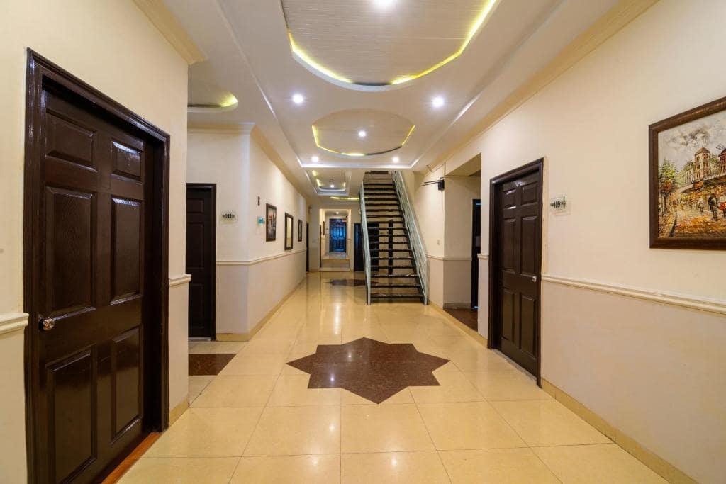 Hotel One Lalazar Colony