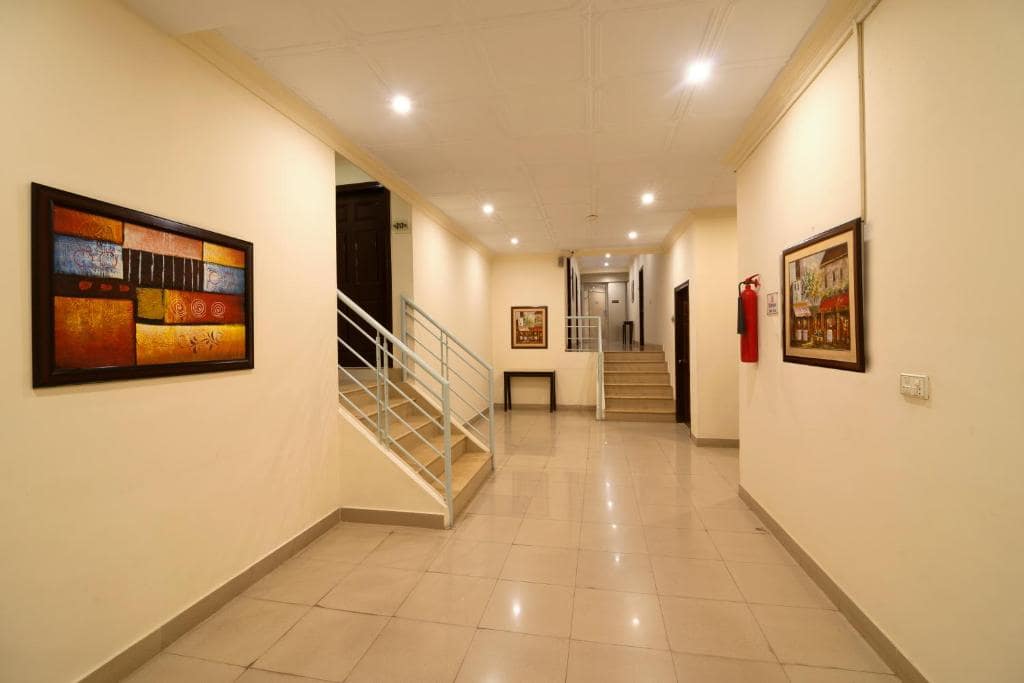 Hotel One Lalazar Colony