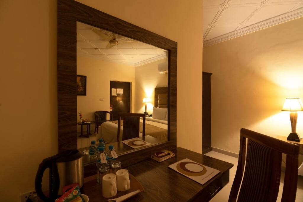 Hotel One Lalazar Colony