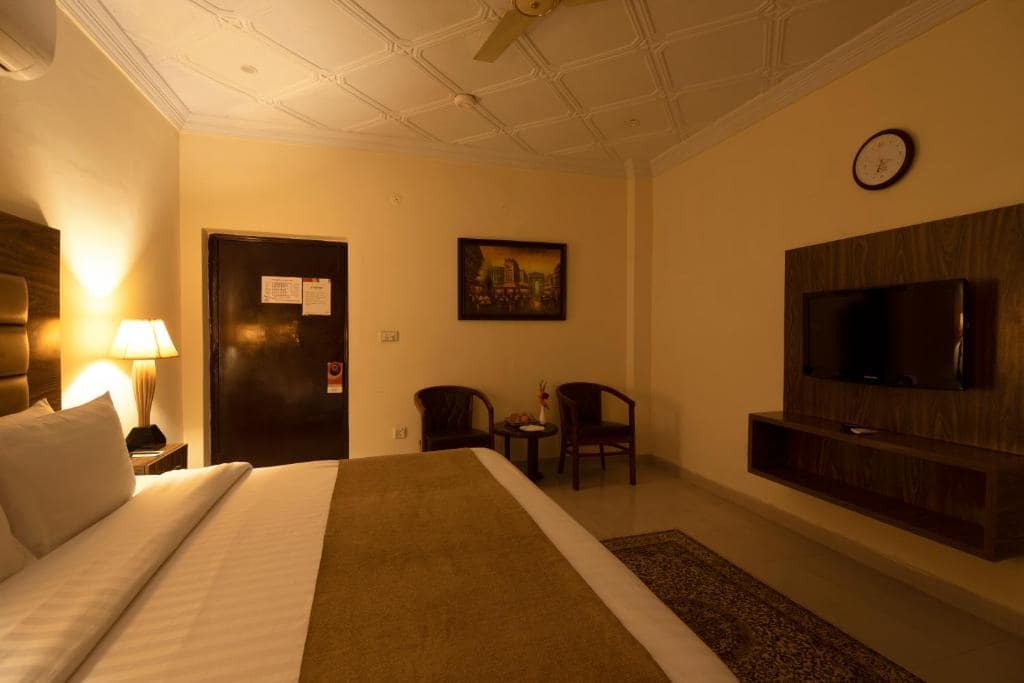 Hotel One Lalazar Colony