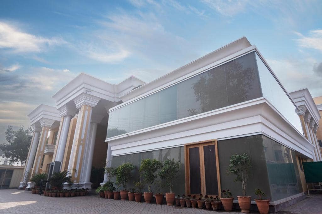 Hotel One Tariq Road