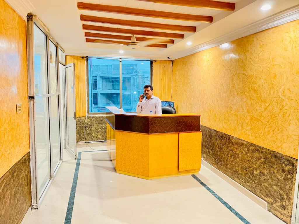 New Mid City Hotel