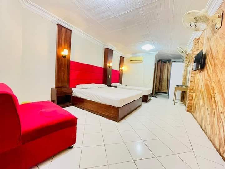 New Mid City Hotel