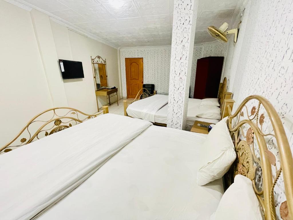 New Mid City Hotel