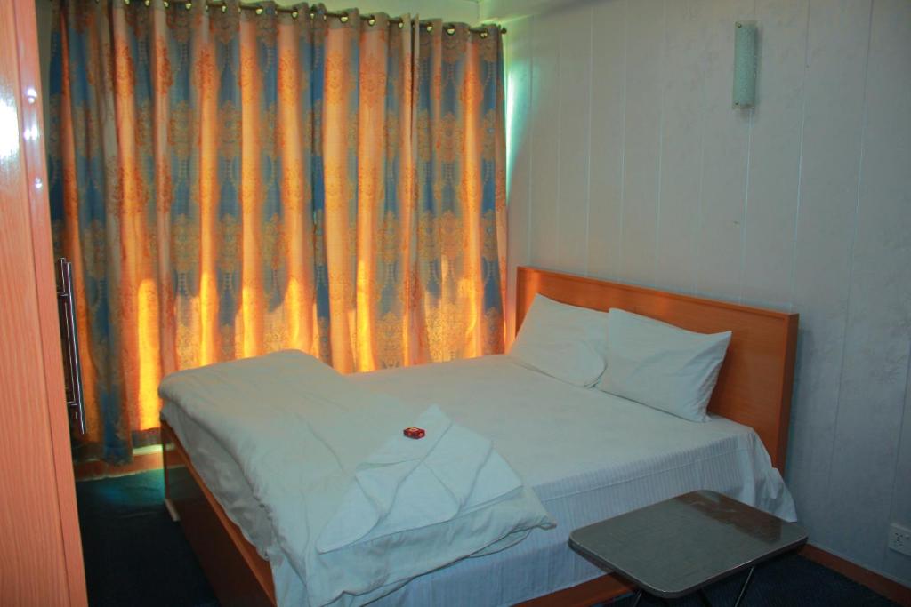 Al Vadi Hotel