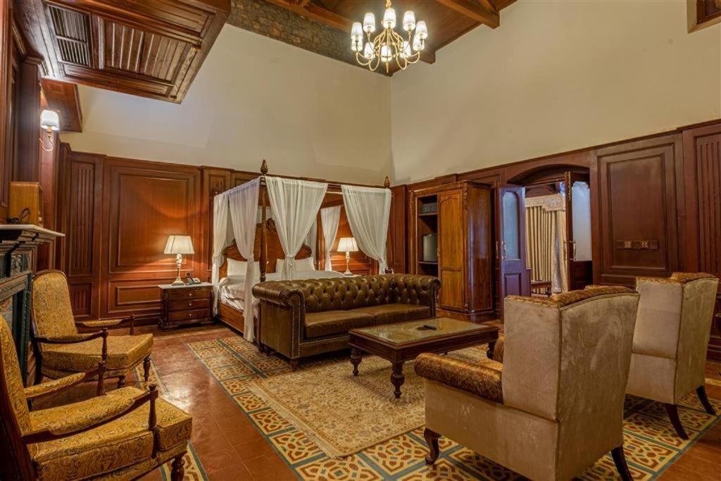 Cecil Hotel by Pearl-Continental