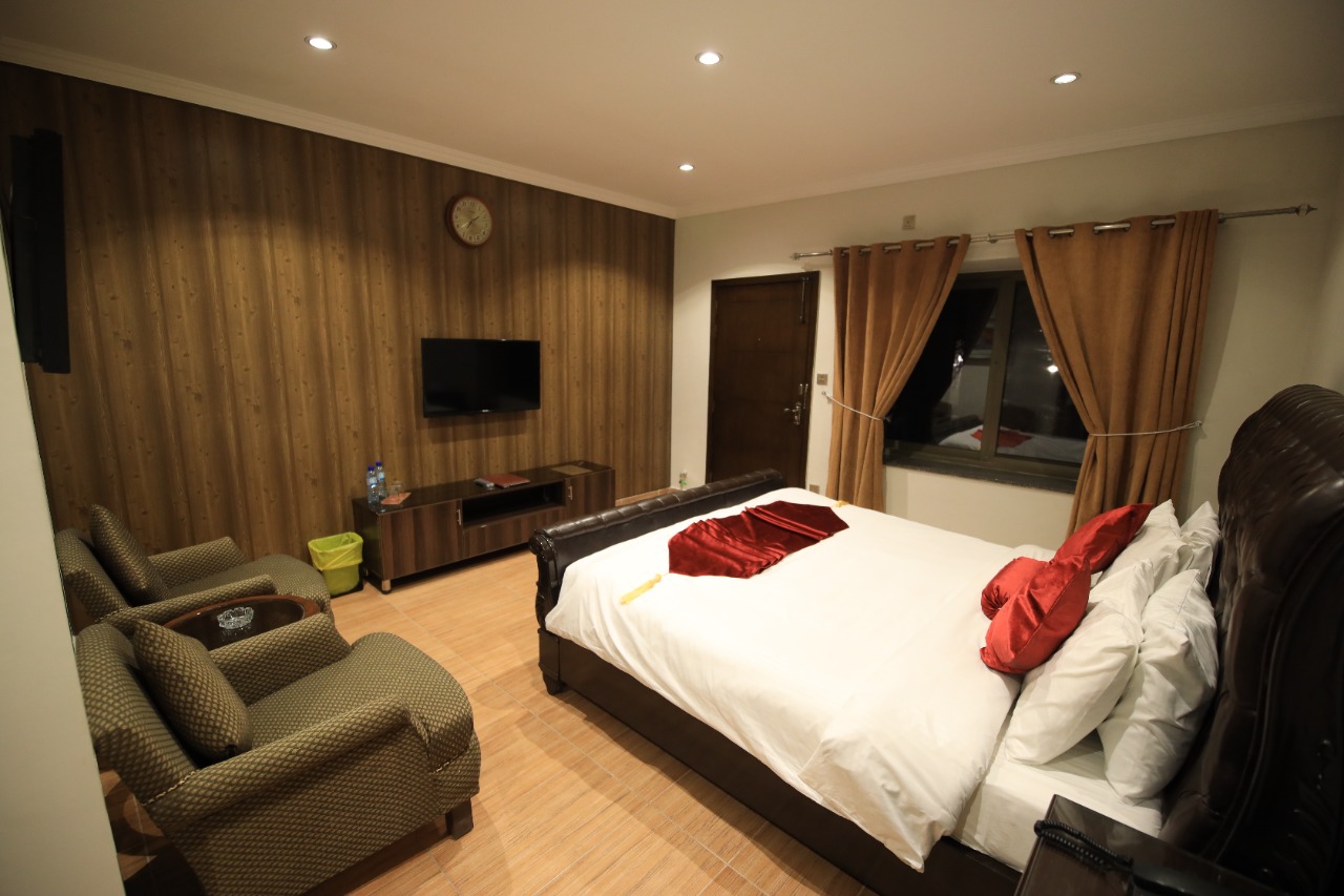 Cosy Knock Hotel