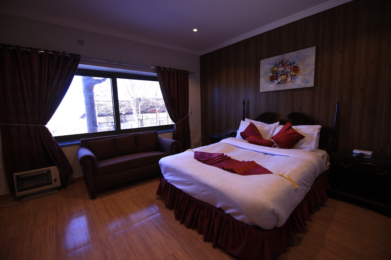 Cosy Knock Hotel