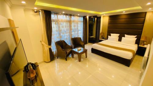 Faletti’s Grand Hotel