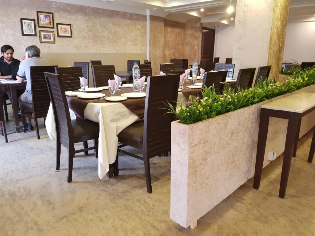 Hotel One Mall Road Murree